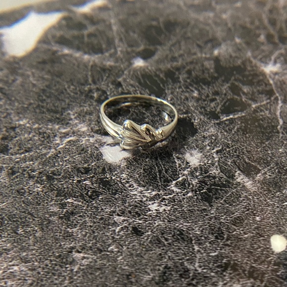 Sterling silver arrow heart ring NWT - Picture 5 of 5